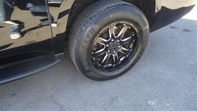 2020 Chevrolet Suburban LT - Photo 32 - Van Nuys, CA 91405