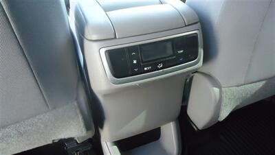 2019 Toyota Highlander LE   - Photo 13 - Van Nuys, CA 91405