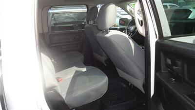 2015 RAM 1500 - Photo 17 - Van Nuys, CA 91405