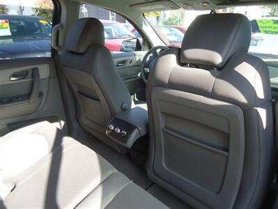 2017 Chevrolet Traverse LS - Photo 15 - Van Nuys, CA 91405