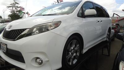 2013 Toyota Sienna SE 8-Passenger   - Photo 5 - Van Nuys, CA 91405