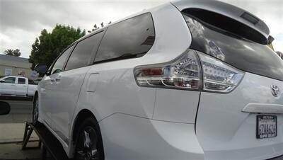 2013 Toyota Sienna SE 8-Passenger   - Photo 6 - Van Nuys, CA 91405