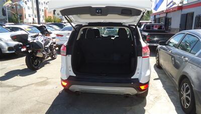 2016 Ford Escape SE   - Photo 6 - Van Nuys, CA 91405