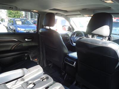 2015 Toyota Highlander Limited - Photo 19 - Van Nuys, CA 91405
