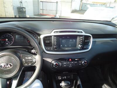 2018 Kia Sorento LX   - Photo 9 - Van Nuys, CA 91405