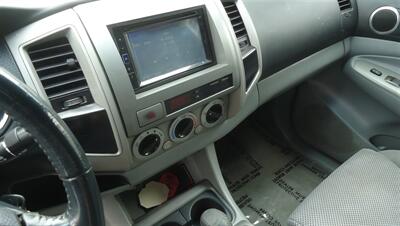 2006 Toyota Tacoma PreRunner V6 - Photo 19 - Van Nuys, CA 91405