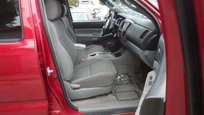 2006 Toyota Tacoma PreRunner V6 - Photo 12 - Van Nuys, CA 91405