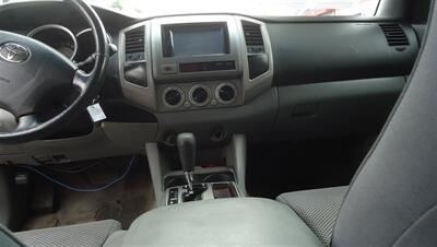 2006 Toyota Tacoma PreRunner V6 - Photo 17 - Van Nuys, CA 91405