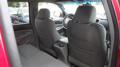 2006 Toyota Tacoma PreRunner V6 - Photo 11 - Van Nuys, CA 91405