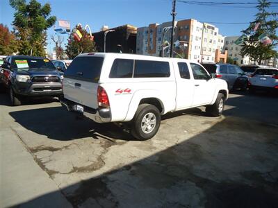 2005 Toyota Tacoma V6   - Photo 3 - Van Nuys, CA 91405