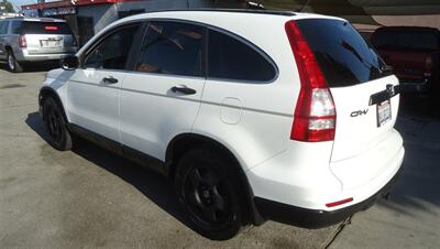 2010 Honda CR-V LX - Photo 7 - Van Nuys, CA 91405