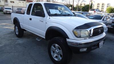 2002 Toyota Tacoma PreRunner V6 - Photo 2 - Van Nuys, CA 91405