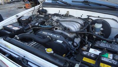 2002 Toyota Tacoma PreRunner V6 - Photo 19 - Van Nuys, CA 91405