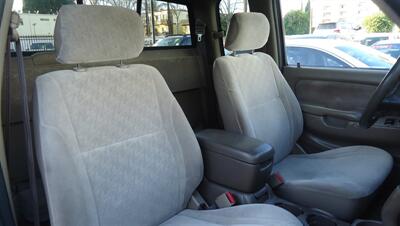 2002 Toyota Tacoma PreRunner V6 - Photo 12 - Van Nuys, CA 91405