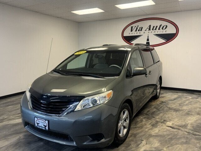 2014 Toyota Sienna LE 7-Passenger Auto  