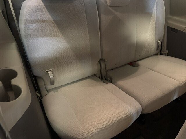 2014 Toyota Sienna LE 7-Passenger Auto - Photo 32 - Spencerport, NY 14559