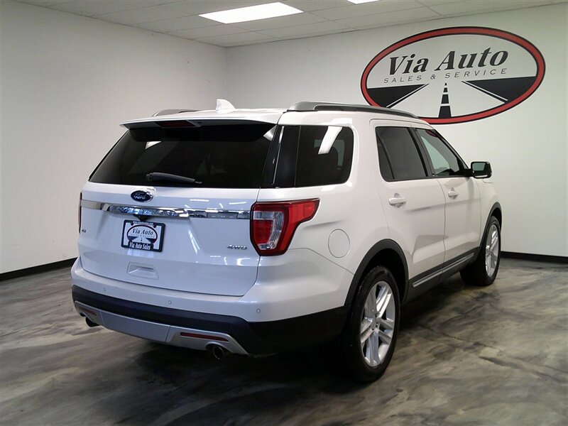 2017 Ford Explorer XLT - Photo 9 - Spencerport, NY 14559