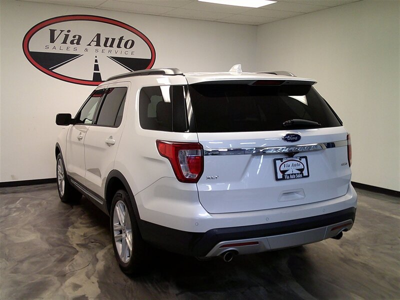 2017 Ford Explorer XLT - Photo 11 - Spencerport, NY 14559