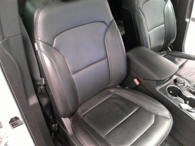 2017 Ford Explorer XLT - Photo 28 - Spencerport, NY 14559