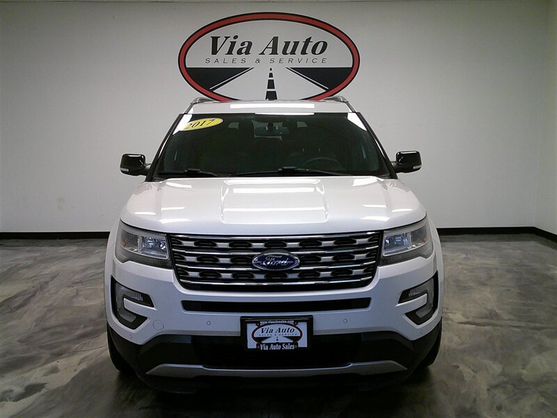 2017 Ford Explorer XLT - Photo 5 - Spencerport, NY 14559