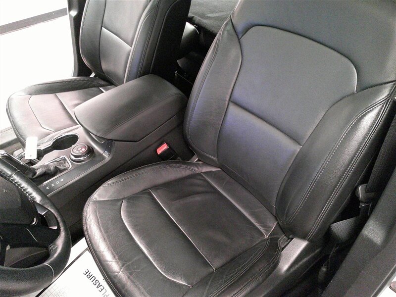 2017 Ford Explorer XLT - Photo 27 - Spencerport, NY 14559