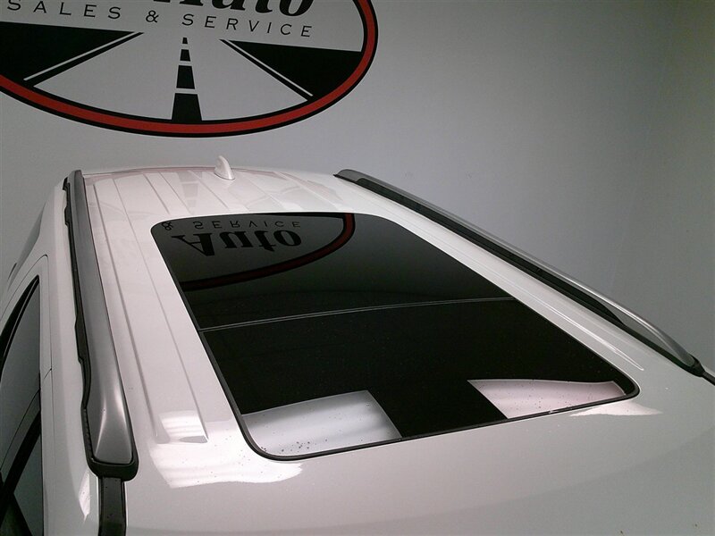 2017 Ford Explorer XLT - Photo 2 - Spencerport, NY 14559