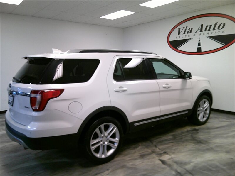 2017 Ford Explorer XLT - Photo 8 - Spencerport, NY 14559