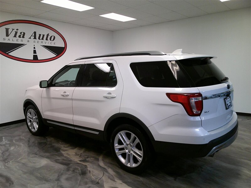 2017 Ford Explorer XLT - Photo 12 - Spencerport, NY 14559