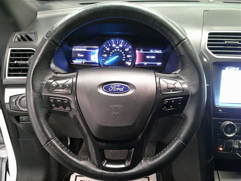 2017 Ford Explorer XLT - Photo 13 - Spencerport, NY 14559