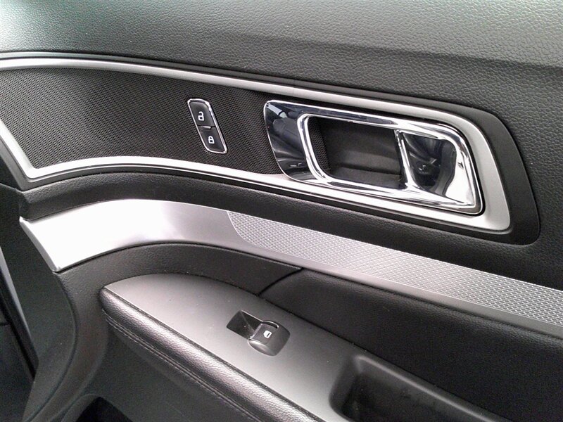 2017 Ford Explorer XLT - Photo 36 - Spencerport, NY 14559