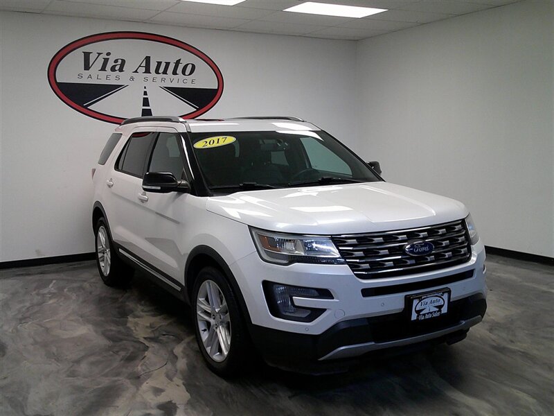 2017 Ford Explorer XLT   - Photo 1 - Spencerport, NY 14559