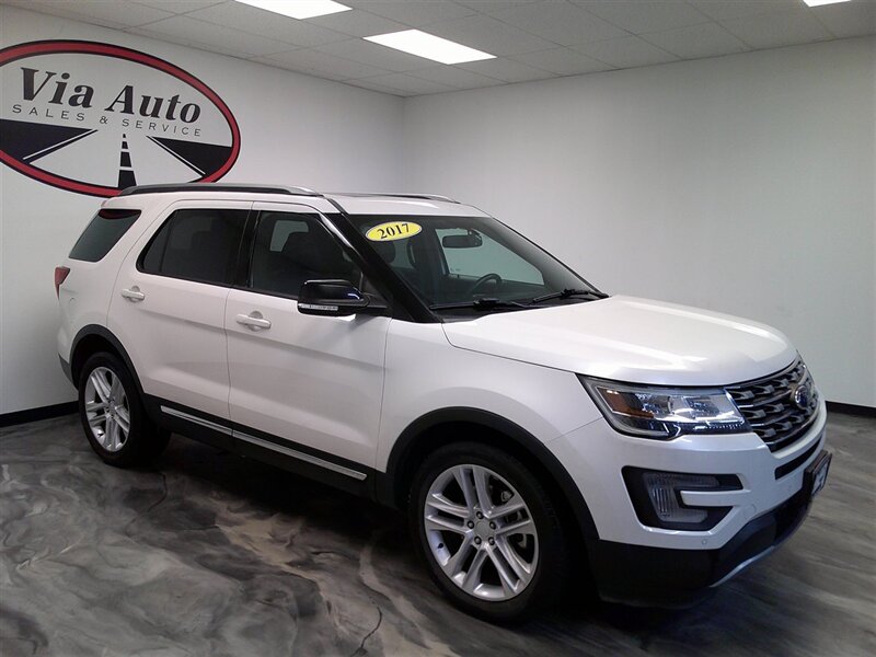 2017 Ford Explorer XLT - Photo 4 - Spencerport, NY 14559