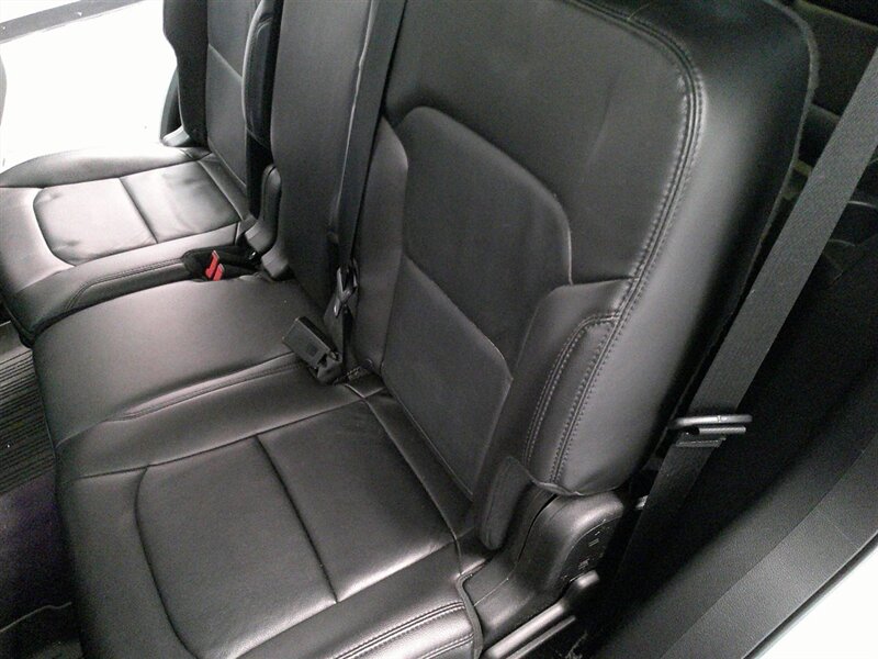 2017 Ford Explorer XLT - Photo 29 - Spencerport, NY 14559