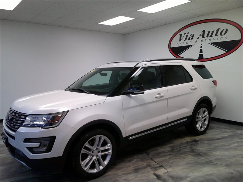 2017 Ford Explorer XLT - Photo 6 - Spencerport, NY 14559