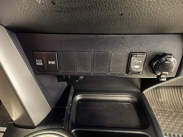 2018 Toyota RAV4 XLE - Photo 22 - Spencerport, NY 14559