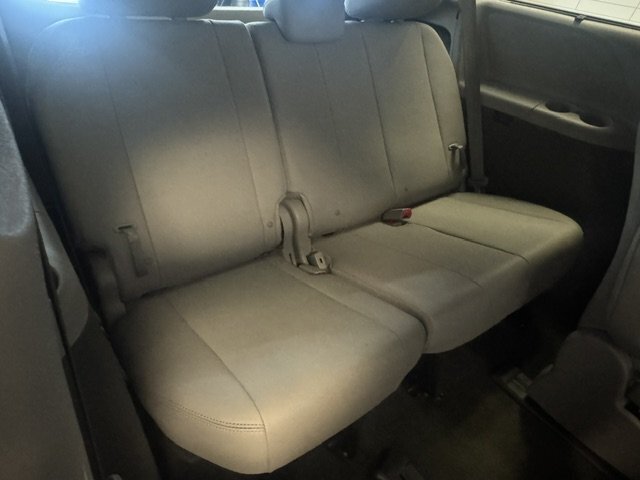 2017 Toyota Sienna XLE Premium 7-Passen - Photo 37 - Spencerport, NY 14559