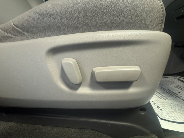 2017 Toyota Sienna XLE Premium 7-Passen - Photo 33 - Spencerport, NY 14559