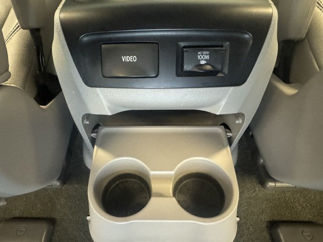 2017 Toyota Sienna XLE Premium 7-Passen - Photo 39 - Spencerport, NY 14559