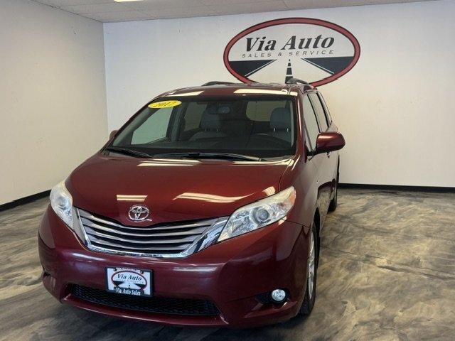 2017 Toyota Sienna XLE Premium 7-Passen - Photo 6 - Spencerport, NY 14559