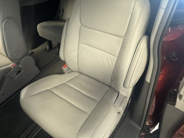 2017 Toyota Sienna XLE Premium 7-Passen - Photo 34 - Spencerport, NY 14559