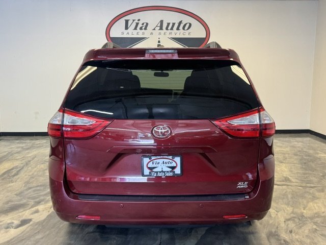 2017 Toyota Sienna XLE Premium 7-Passen - Photo 10 - Spencerport, NY 14559