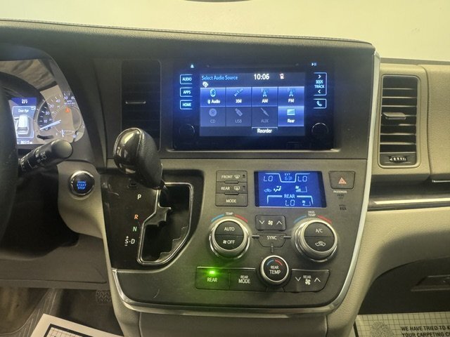 2017 Toyota Sienna XLE Premium 7-Passen - Photo 21 - Spencerport, NY 14559