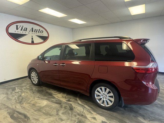 2017 Toyota Sienna XLE Premium 7-Passen - Photo 12 - Spencerport, NY 14559