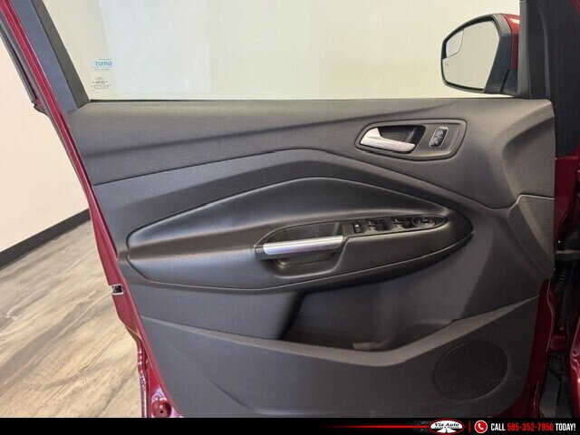 2017 Ford Escape SE - Photo 32