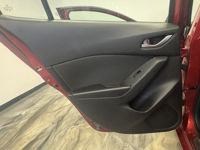 2014 Mazda Mazda3 i Sport - Photo 31 - Spencerport, NY 14559