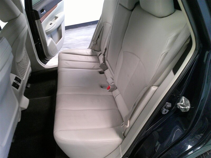 2014 Subaru Outback 3.6R Limited - Photo 30 - Spencerport, NY 14559