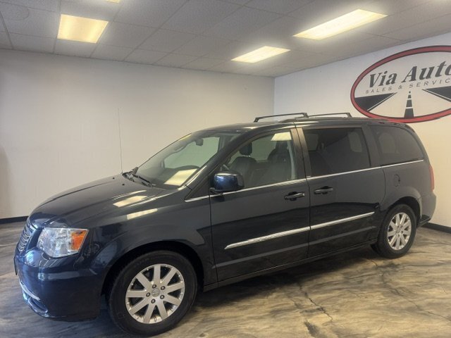2014 Chrysler Town & Country Touring   - Photo 1 - Spencerport, NY 14559