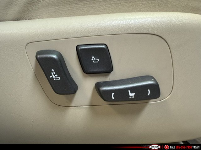 2012 Lexus LS - Photo 31 - Spencerport, NY 14559