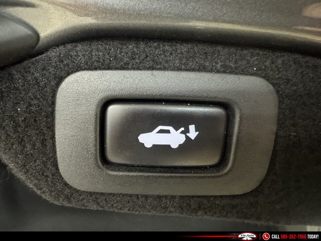 2012 Lexus LS - Photo 13 - Spencerport, NY 14559