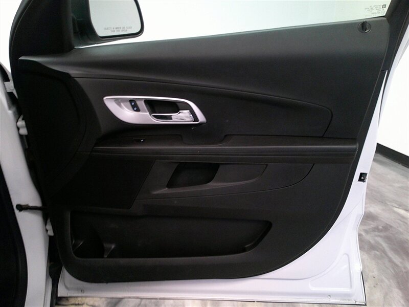 2016 Chevrolet Equinox LS - Photo 27 - Spencerport, NY 14559